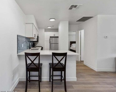302 E Monte Vista Road - Photo Thumbnail 2