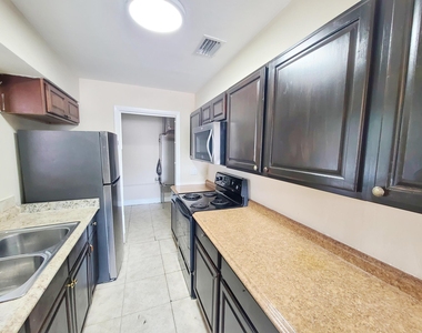 420 Blue Heron Boulevard - Photo Thumbnail 2