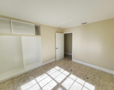 420 Blue Heron Boulevard - Photo Thumbnail 4