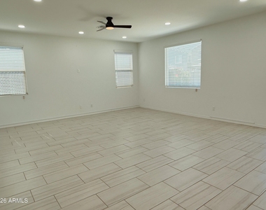 11326 E Unger Avenue - Photo Thumbnail 2