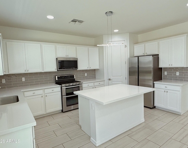 11326 E Unger Avenue - Photo Thumbnail 7