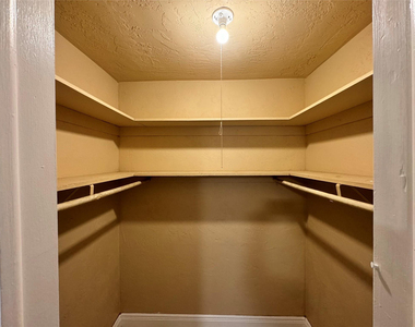 2091 Oleander Drive - Photo Thumbnail 7