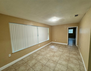 2091 Oleander Drive - Photo Thumbnail 4