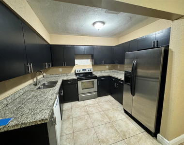 2091 Oleander Drive - Photo Thumbnail 3