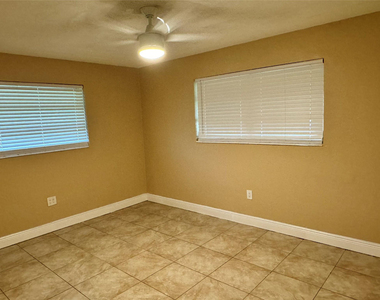 2091 Oleander Drive - Photo Thumbnail 10