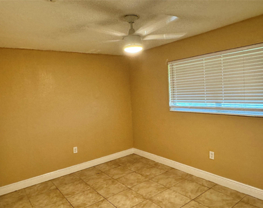 2091 Oleander Drive - Photo Thumbnail 11