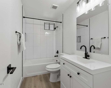 302 E Monte Vista Road - Photo Thumbnail 4