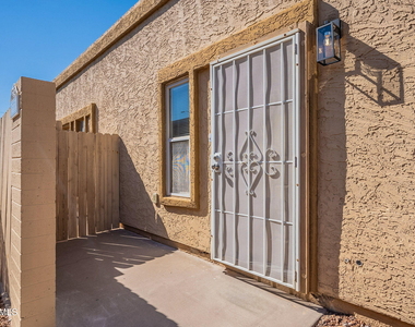 1331 E Pierson Street - Photo Thumbnail 3