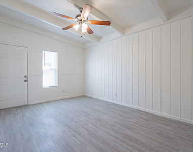 1331 E Pierson Street - Photo Thumbnail 7