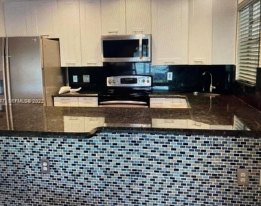 1174 Nw 13th Street - Photo Thumbnail 1
