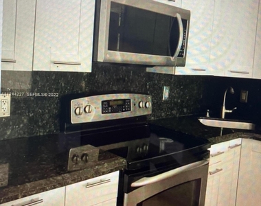 1174 Nw 13th Street - Photo Thumbnail 2