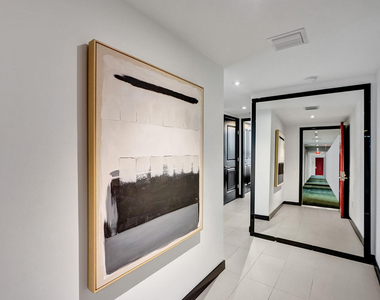 1600 Ne 1st Avenue - Photo Thumbnail 1