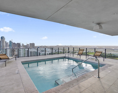 1600 Ne 1st Avenue - Photo Thumbnail 12