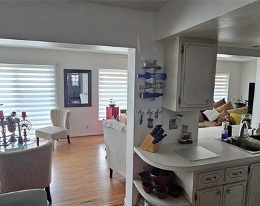 7000 Nw 11th Street - Photo Thumbnail 2