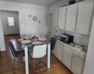 7000 Nw 11th Street - Photo Thumbnail 3