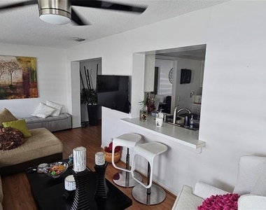 7000 Nw 11th Street - Photo Thumbnail 4