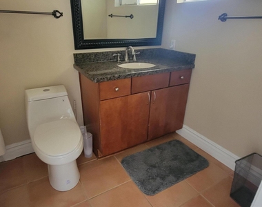 5118 E Gelding Drive - Photo Thumbnail 14