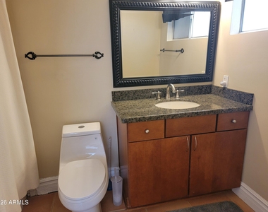 5118 E Gelding Drive - Photo Thumbnail 20