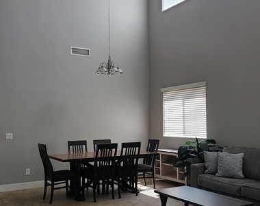 9575 W Quail Avenue - Photo Thumbnail 3
