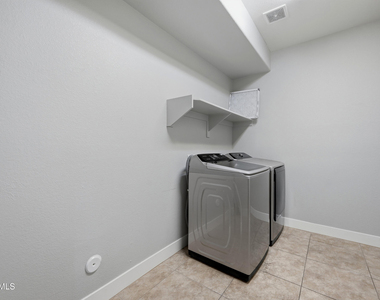9575 W Quail Avenue - Photo Thumbnail 29