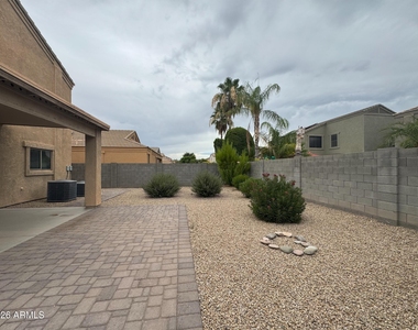 9575 W Quail Avenue - Photo Thumbnail 25