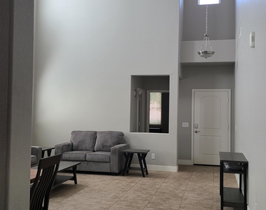 9575 W Quail Avenue - Photo Thumbnail 6