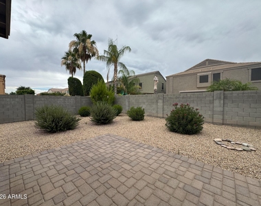 9575 W Quail Avenue - Photo Thumbnail 26