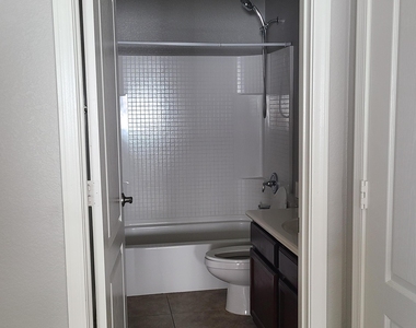 9575 W Quail Avenue - Photo Thumbnail 13