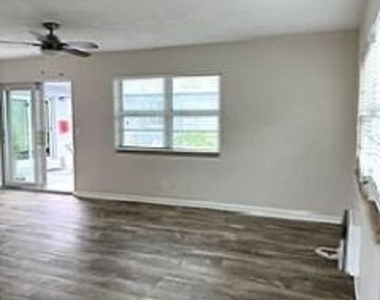 112 Lake Avenue - Photo Thumbnail 3