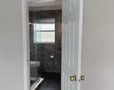 112 Lake Avenue - Photo Thumbnail 6