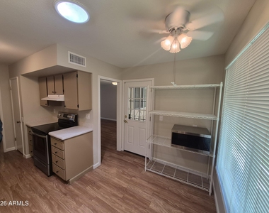12511 W Brandywine Drive - Photo Thumbnail 6