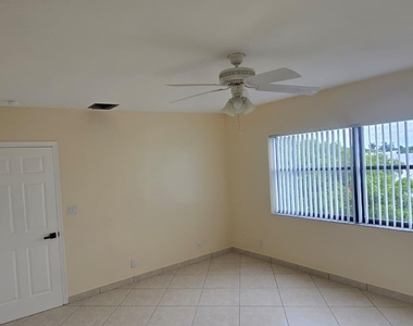 105 S Riverside Drive - Photo Thumbnail 24