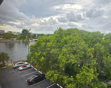 105 S Riverside Drive - Photo Thumbnail 31