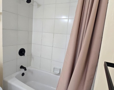 105 S Riverside Drive - Photo Thumbnail 26