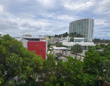 105 S Riverside Drive - Photo Thumbnail 28