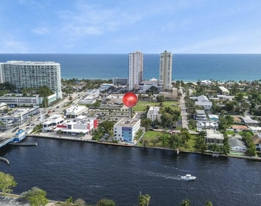 105 S Riverside Drive - Photo Thumbnail 1