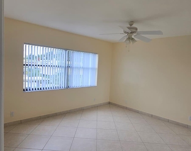 105 S Riverside Drive - Photo Thumbnail 18