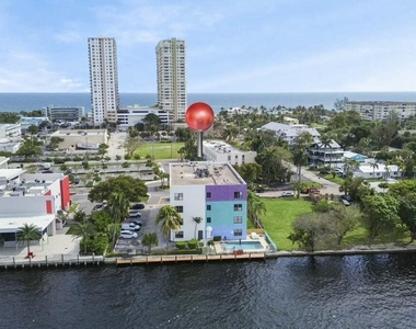 105 S Riverside Drive - Photo Thumbnail 42