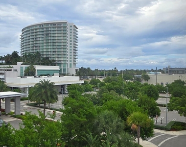 105 S Riverside Drive - Photo Thumbnail 29