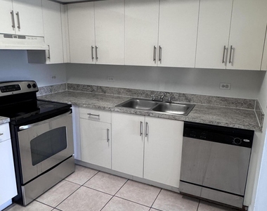 3610 N 56th Avenue - Photo Thumbnail 10