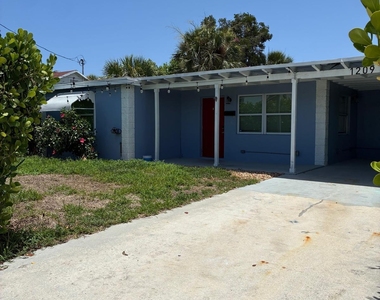 1209 W 34th Street - Photo Thumbnail 10