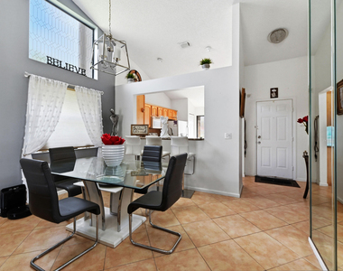 1012 Landings Boulevard - Photo Thumbnail 8