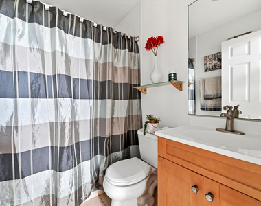 1012 Landings Boulevard - Photo Thumbnail 13