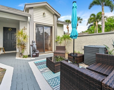 1012 Landings Boulevard - Photo Thumbnail 3