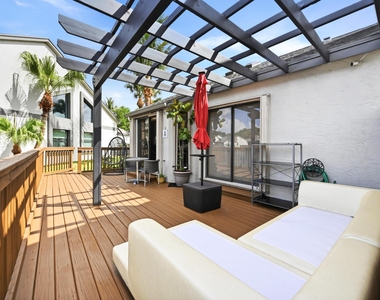 1012 Landings Boulevard - Photo Thumbnail 17
