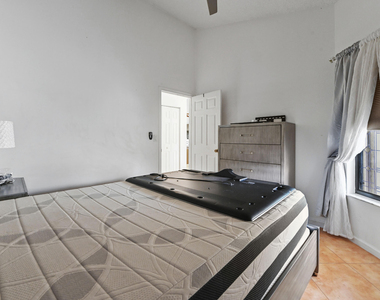 1012 Landings Boulevard - Photo Thumbnail 15