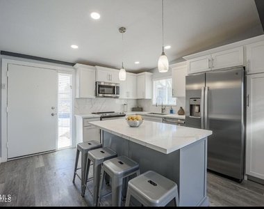 16807 E Gunsight Drive - Photo Thumbnail 2