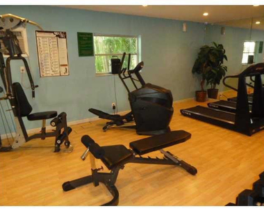 5186 Ne 6th Avenue - Photo Thumbnail 1