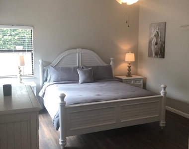 2555 Bedford Mews Drive - Photo Thumbnail 10