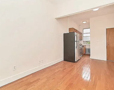 852 Amsterdam Avenue - Photo Thumbnail 7